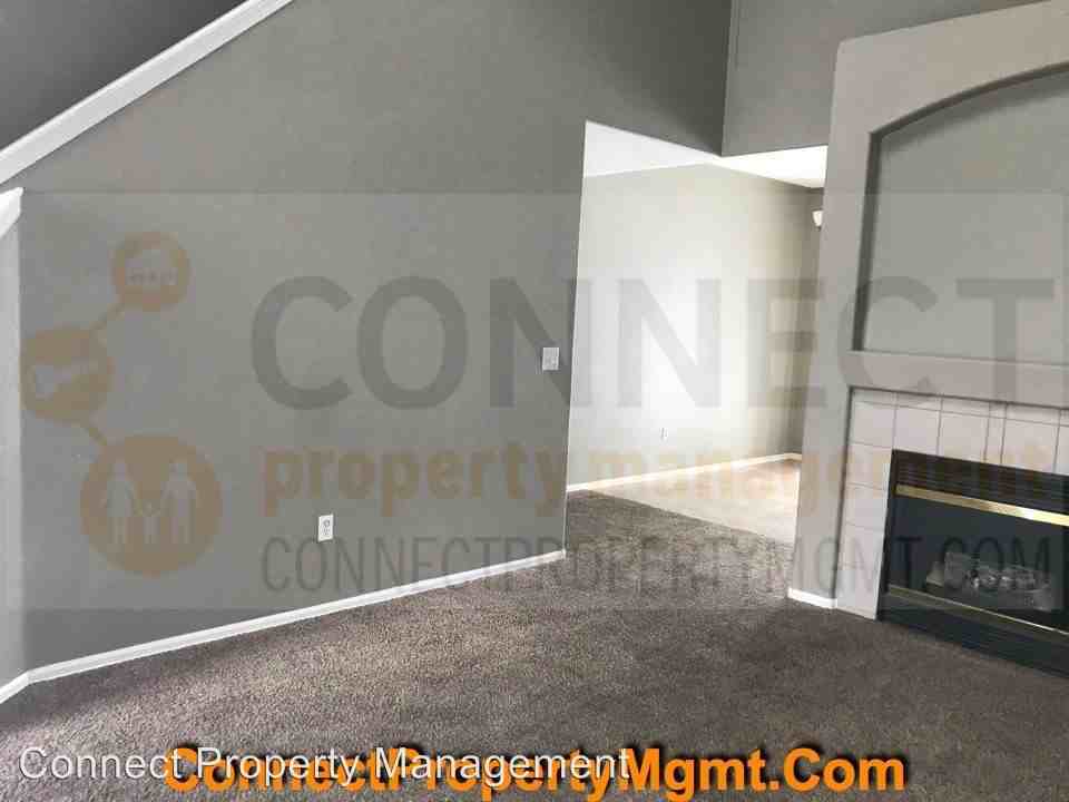 471 Grey Swallow St - Photo 3 of 16