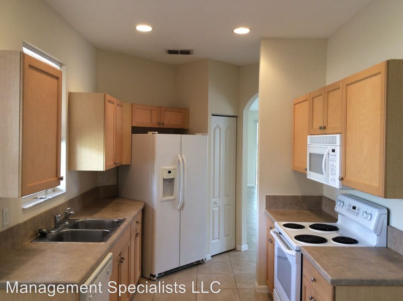 9752 SW Glenbrook Dr - Photo 3 of 8