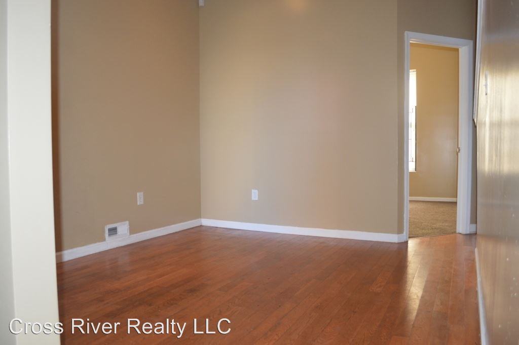 1517 Fontain St. - Photo 3 of 17