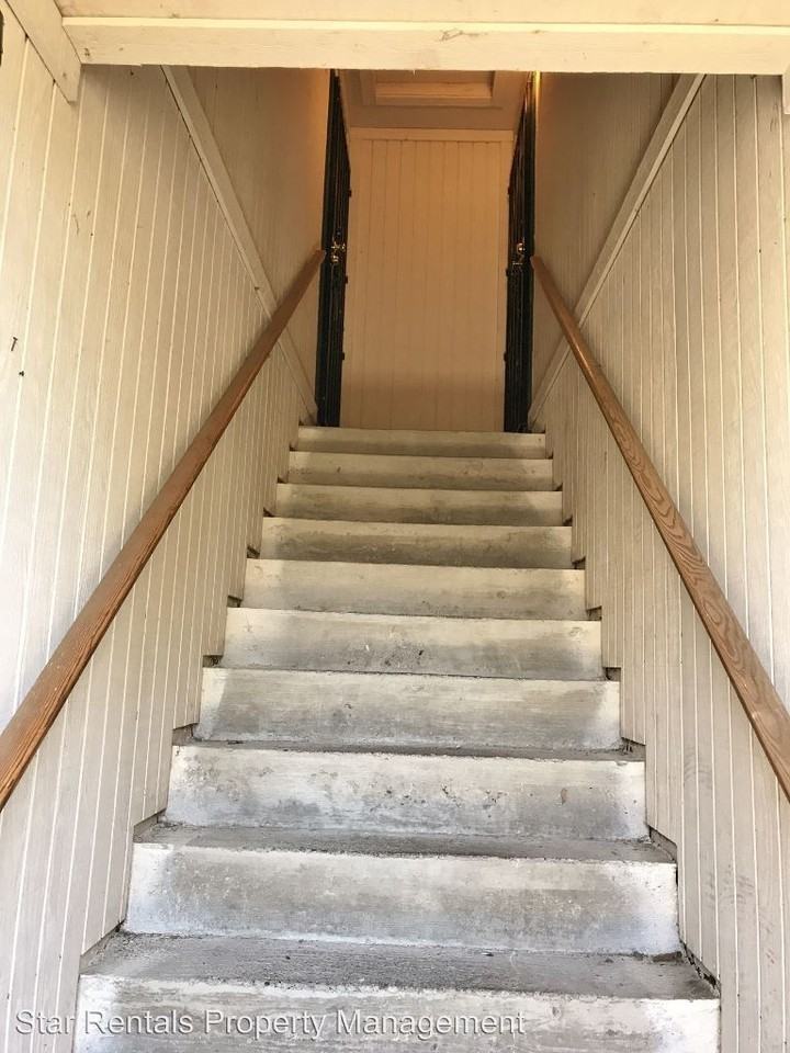 513 ELIZABETH - Photo 2 of 7