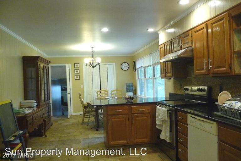 620 Lancaster St - Photo 2 of 6