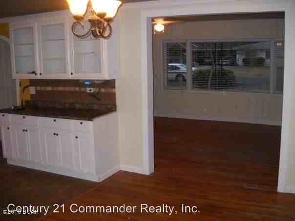 2924 Syracuse Ave - Photo 3 of 5