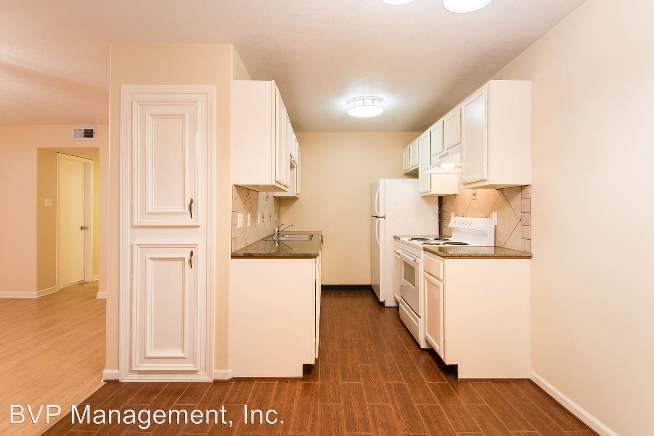 1537 Pine Valley Dr - Photo 2 of 24