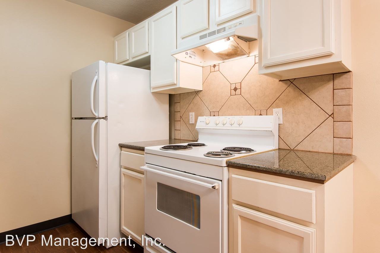 1537 Pine Valley Dr - Photo 3 of 24