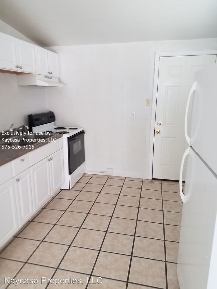 1045 Court - Photo 2 of 6