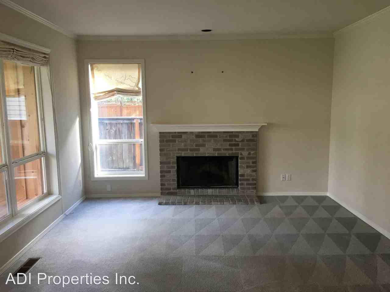 4875 Hastings Dr - Photo 3 of 21