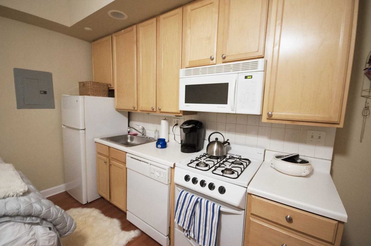 The lowest priced apartment rentals for rent in Streeterville, Chicago
