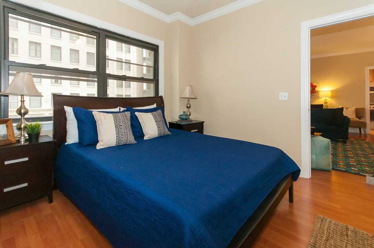 The lowest priced apartment rentals for rent in Streeterville, Chicago