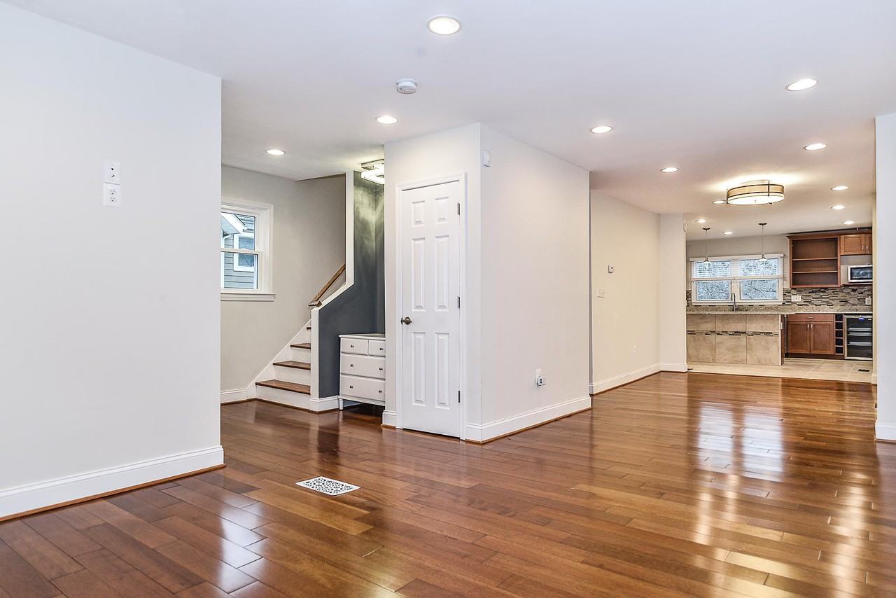 2137 N Pollard St - Photo 2 of 30