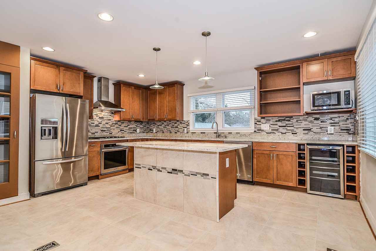 2137 N Pollard St - Photo 3 of 30