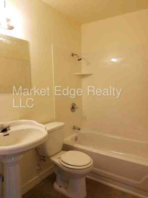 9618 N 13th Ave - Photo 3 of 20