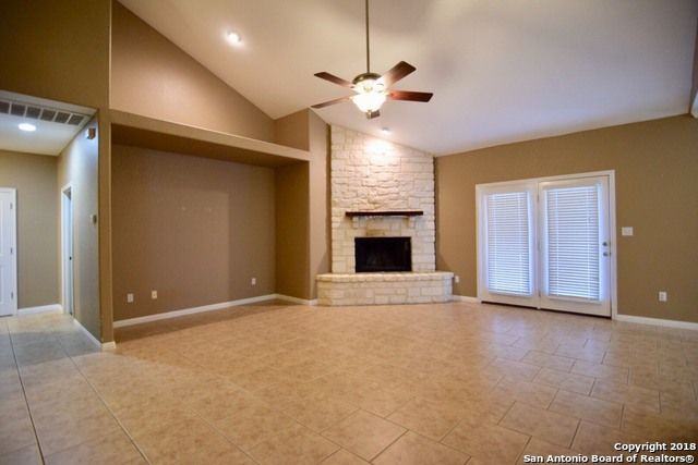 26311 Timberline Dr - Photo 3 of 24