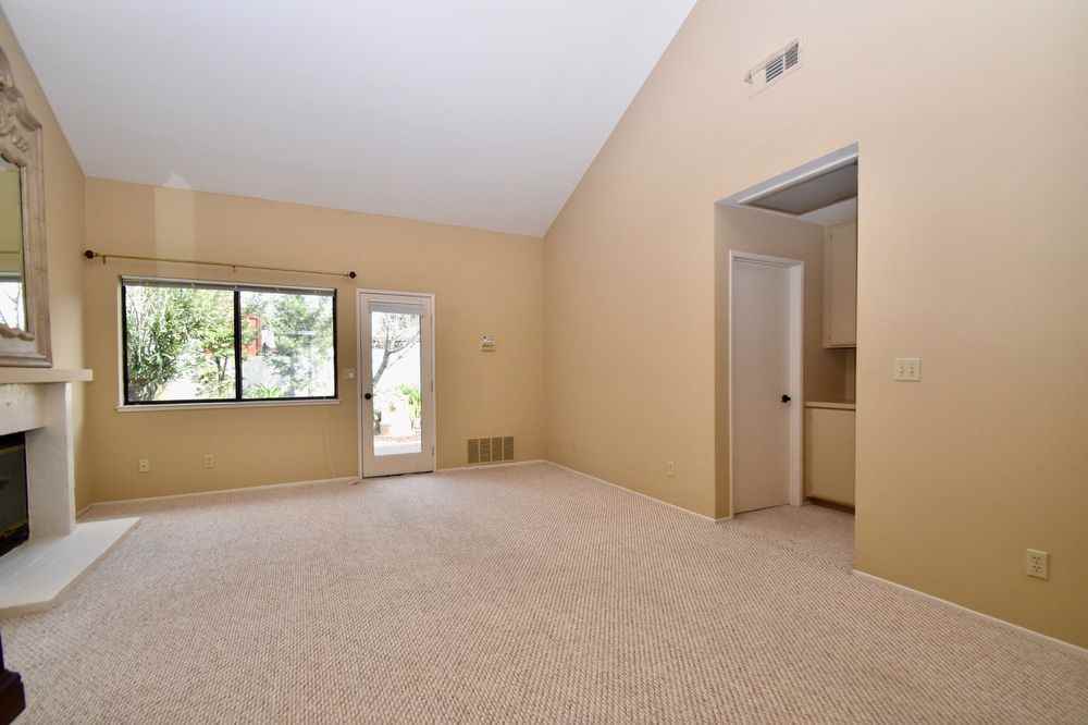 6 Village Ct - Photo 3 of 12