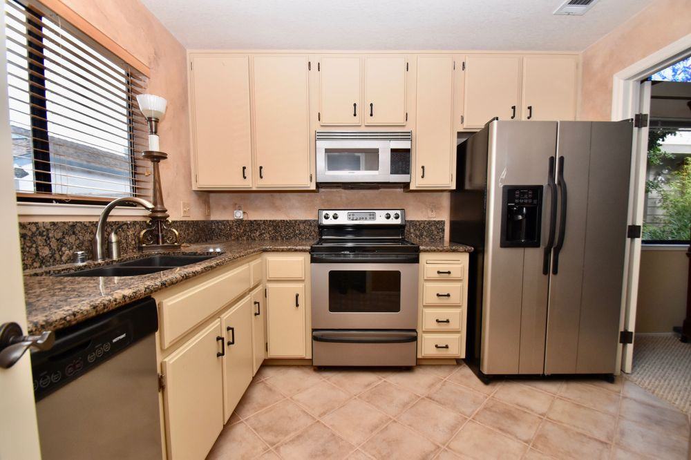 6 Village Ct - Photo 2 of 12