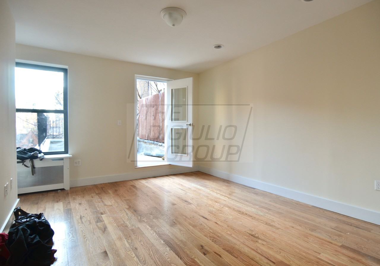 Riverside Dr & W 105th St #5B