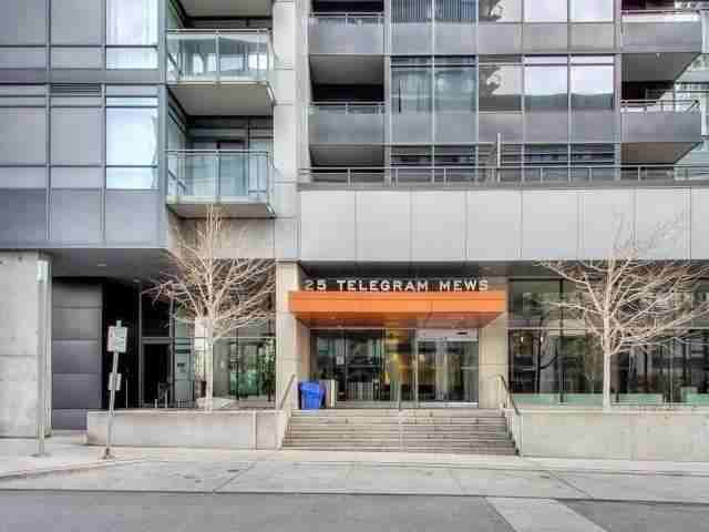 25 Telegram Mews #902