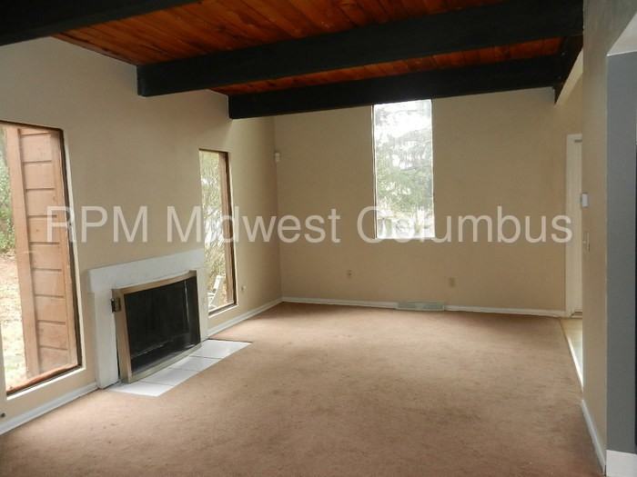 5673 Saranac Dr - Photo 3 of 18