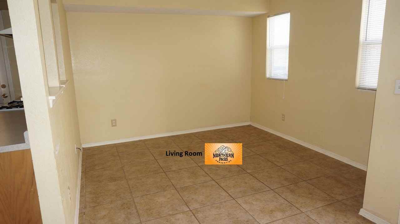 11031 Oasis - Photo 2 of 13