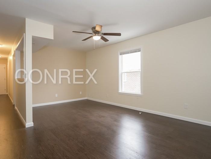 668 Jackson St - Photo 3 of 9