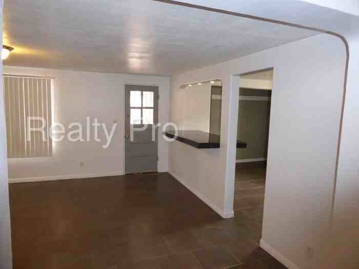 2524 La Veta Dr - Photo 2 of 17