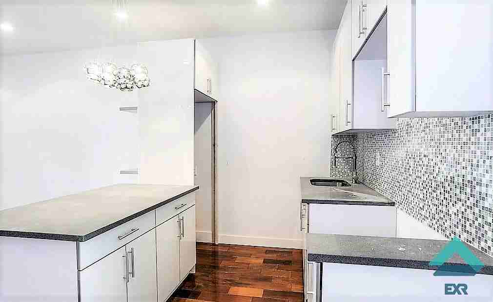 733 Lexington Ave #1