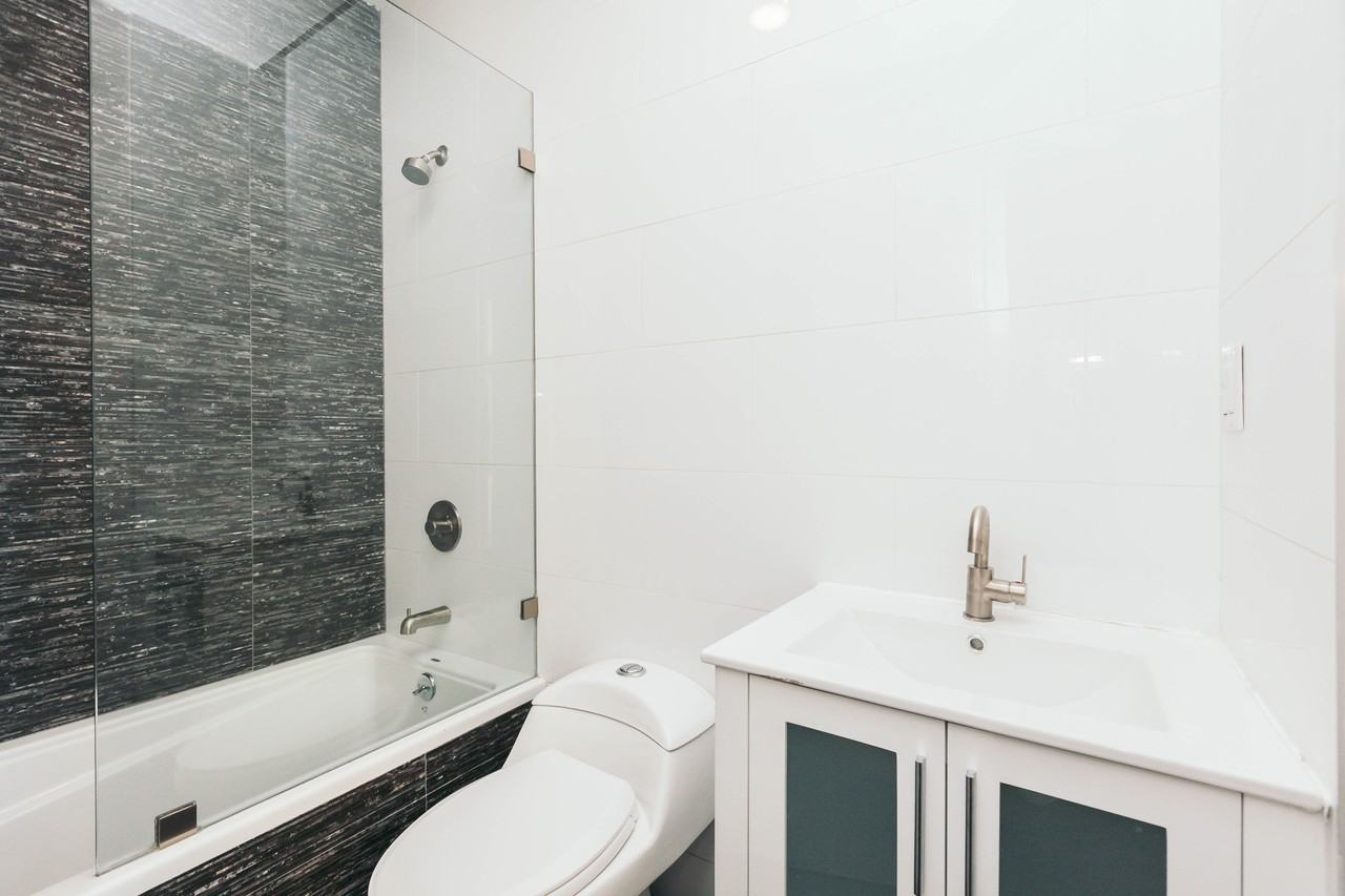 376 Graham Avenue #14RO