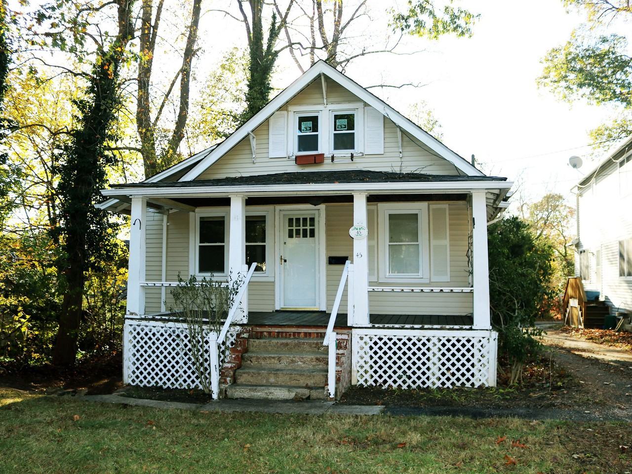 45 Cody Ave - Photo 2 of 12