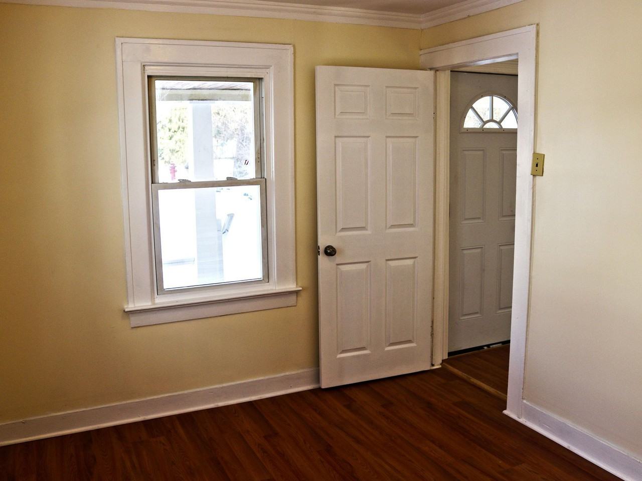 45 Cody Ave - Photo 3 of 12