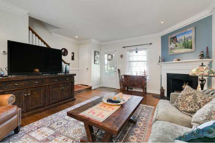 919 S St Asaph St - Photo 2 of 21