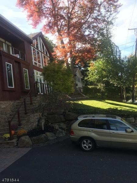 33 Maple Pkwy - Photo 2 of 14