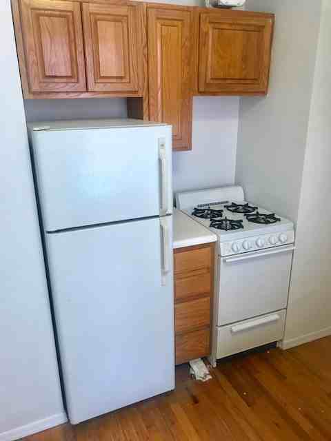 419 East 73rd Street - Photo 2 of 7