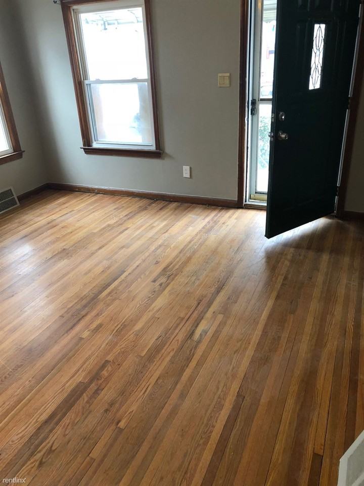 7296 Sterling St - Photo 3 of 12