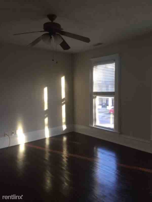 809 SE 2nd St - Photo 2 of 12