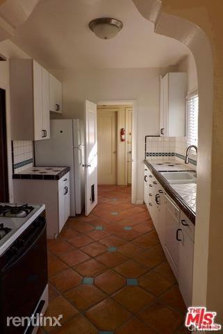 1222 S Sherbourne Dr - Photo 3 of 9