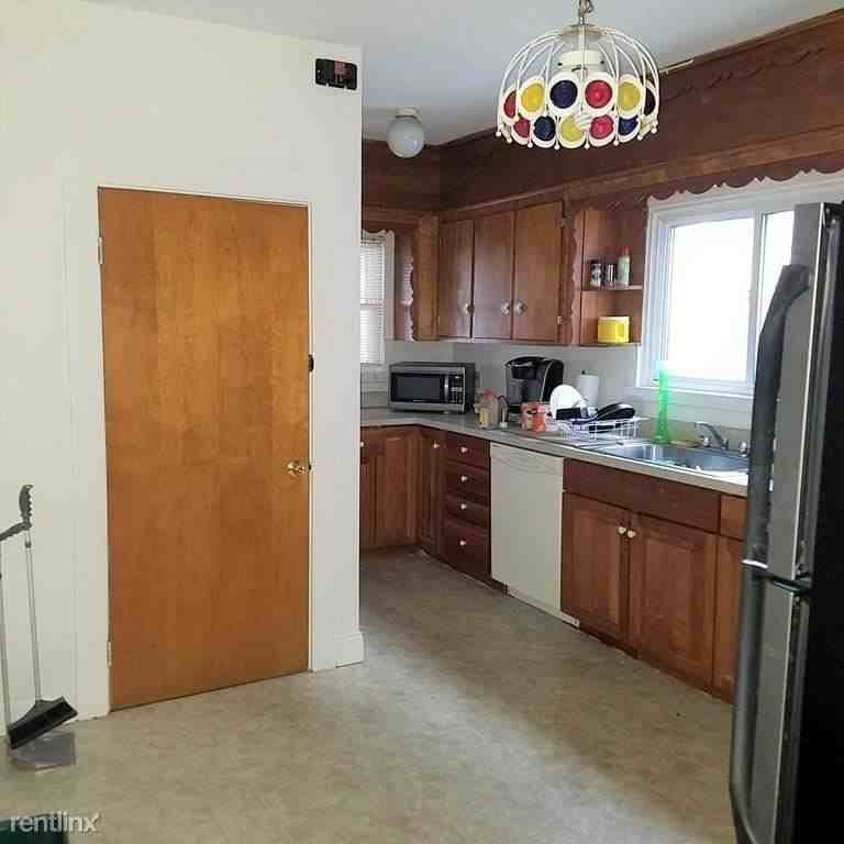 100 Princeton St - Photo 3 of 5