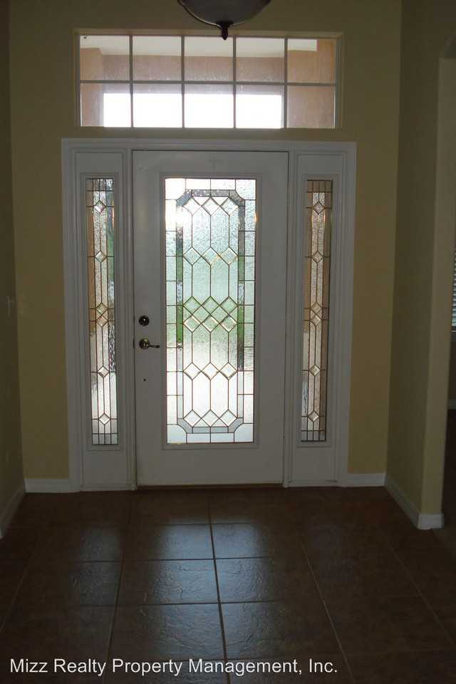 9712 Spring Lake Dr - Photo 2 of 17