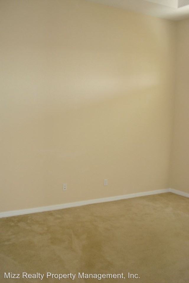 9712 Spring Lake Dr - Photo 3 of 17