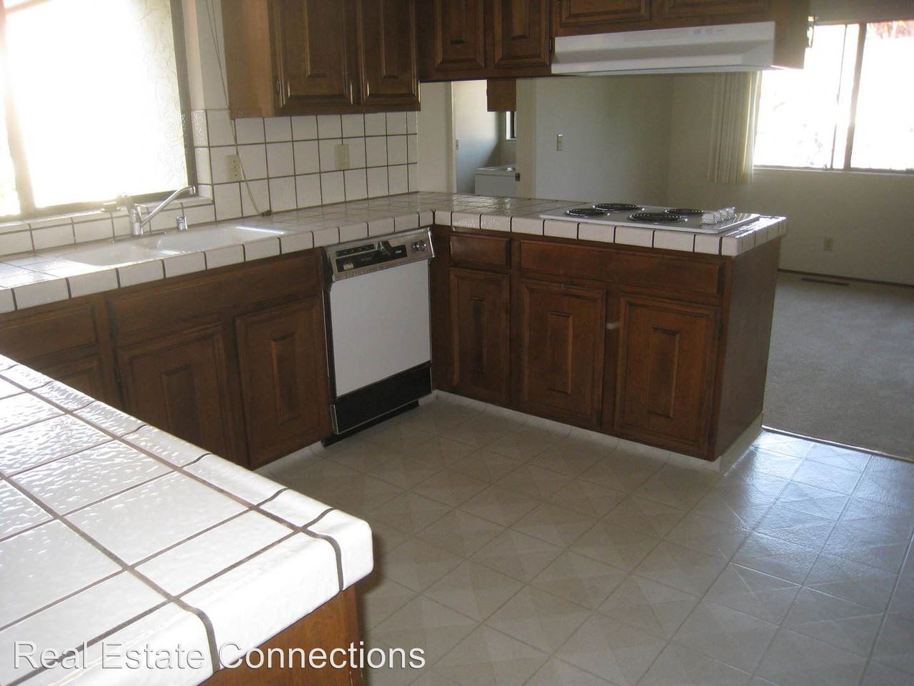 19394 Brockton Ln - Photo 3 of 8