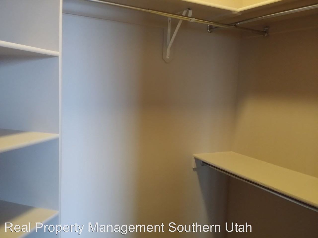 1549 N Primrose Dr - Photo 2 of 23