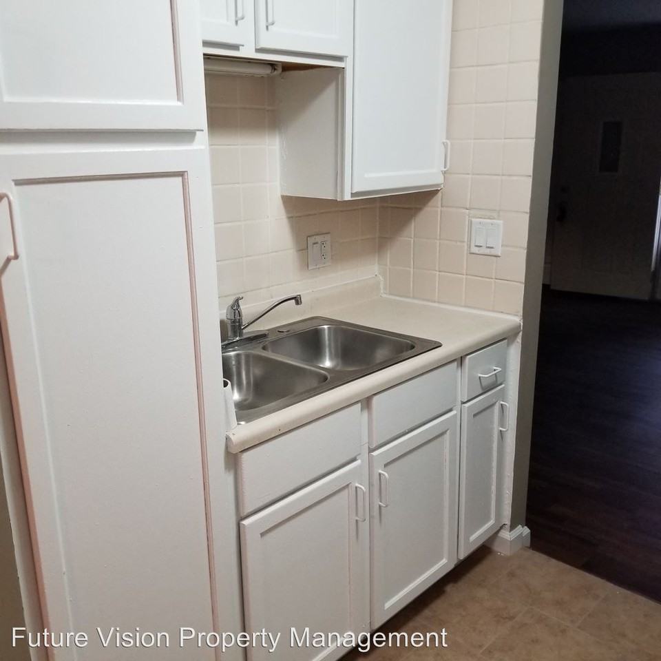 1918 Moore Ave - Photo 3 of 13