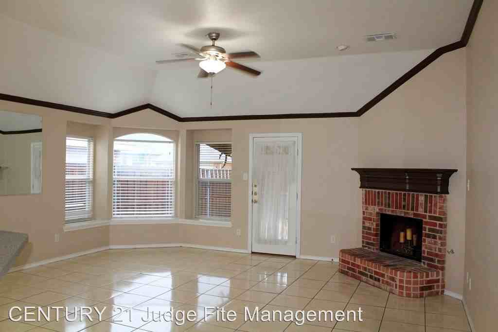 5621 Phoenix Dr - Photo 2 of 10