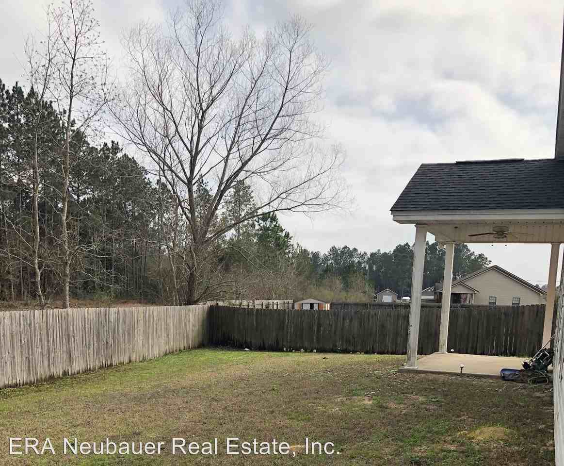 4918 McCall Ln - Photo 2 of 14