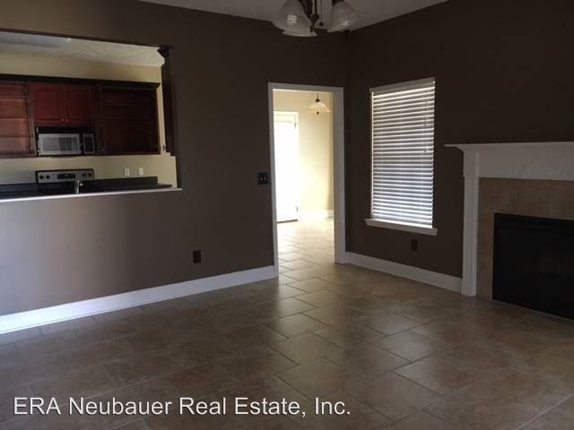 4918 McCall Ln - Photo 3 of 14