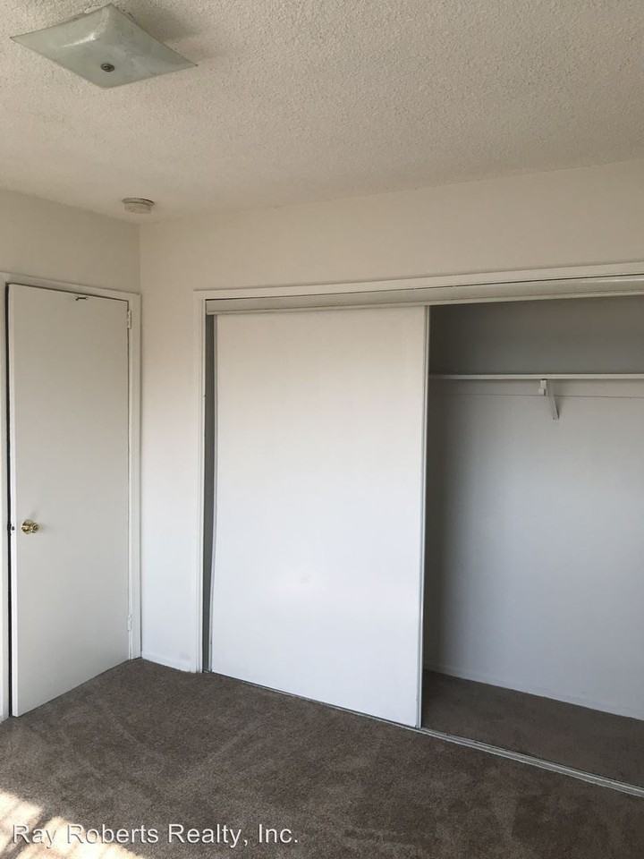 5864 ESTRELLA AVE - Photo 3 of 12