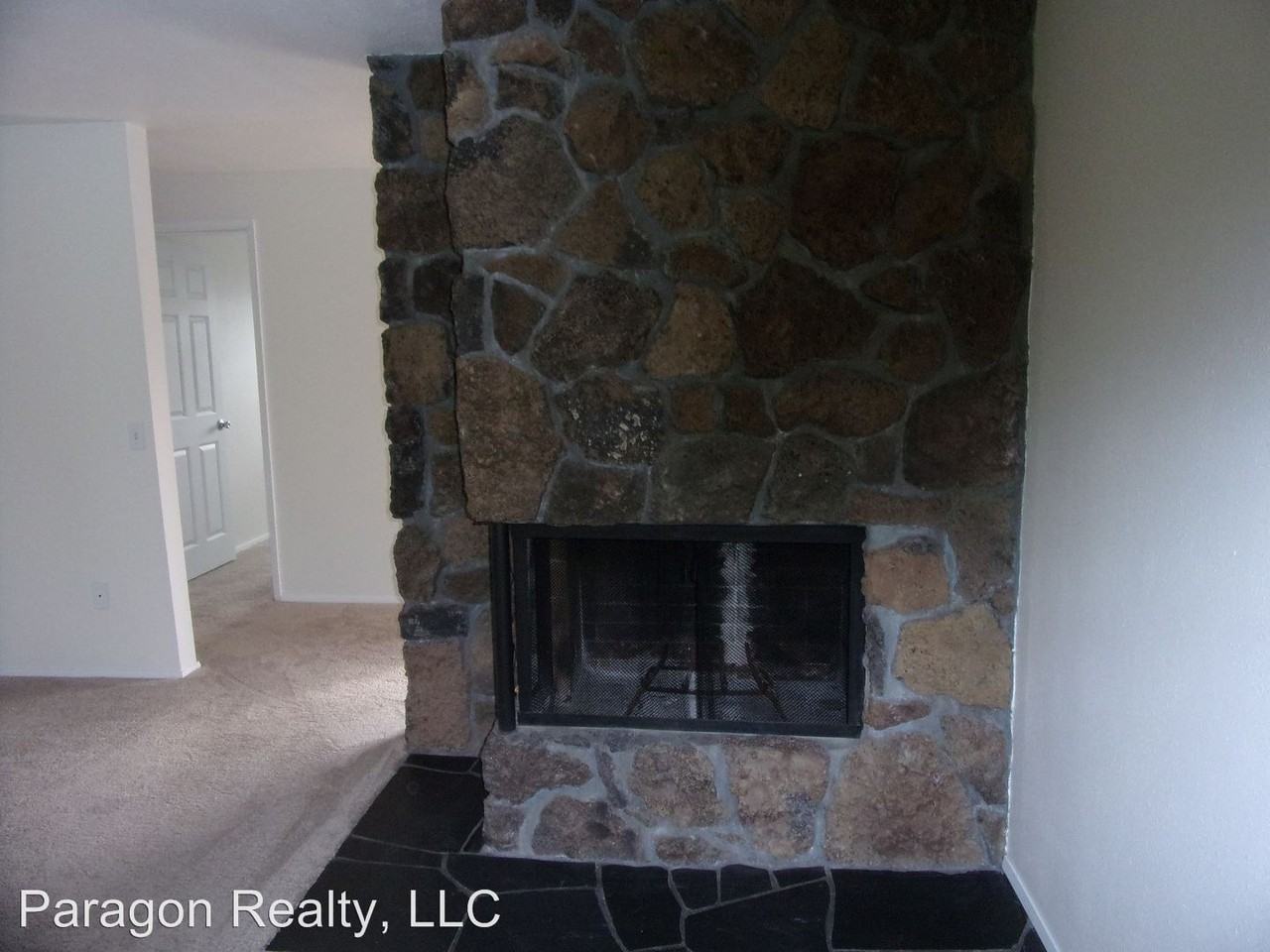 691 NW Maxine Ave - Photo 3 of 6