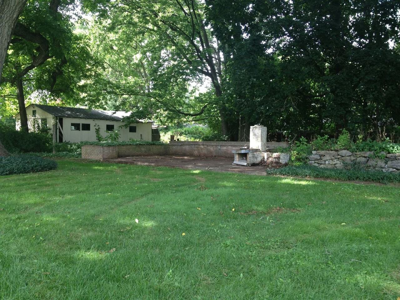 1351 Harrisburg Ave - Photo 3 of 19