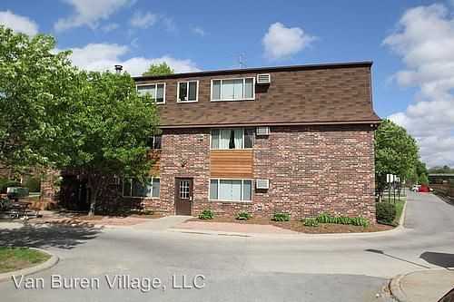 S. Van Buren St Apartments For Rent - New Pioneer Coop Market, Iowa ...