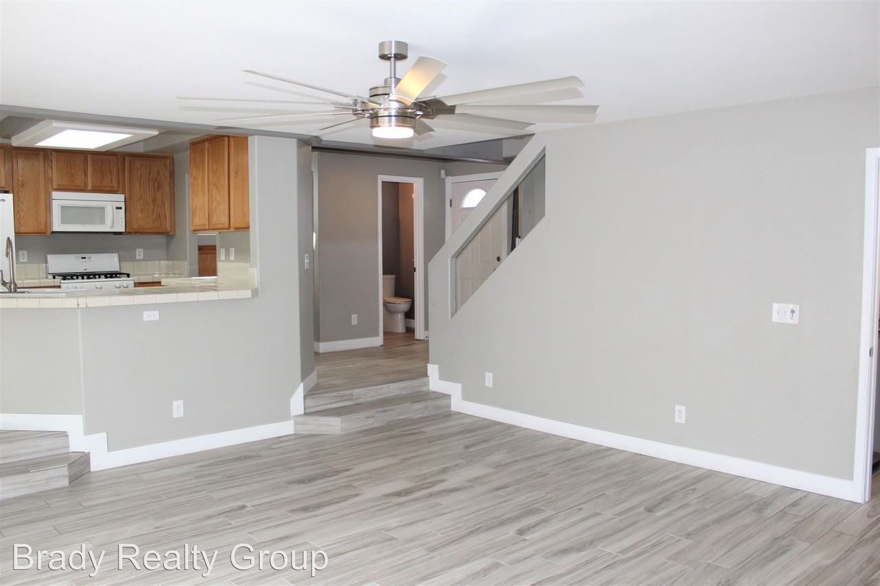 977 Plantain Lily Ave - Photo 3 of 23