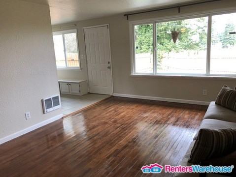 2031 53rd St SE - Photo 3 of 9