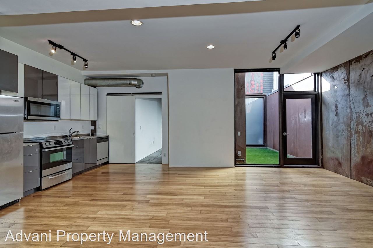 1945 B St - Photo 2 of 16